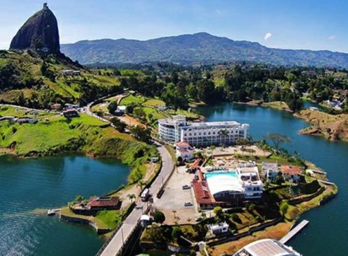 Guatapé & Hacienda Nápoles